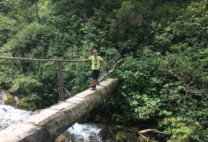 فندق Landhaus Zeller