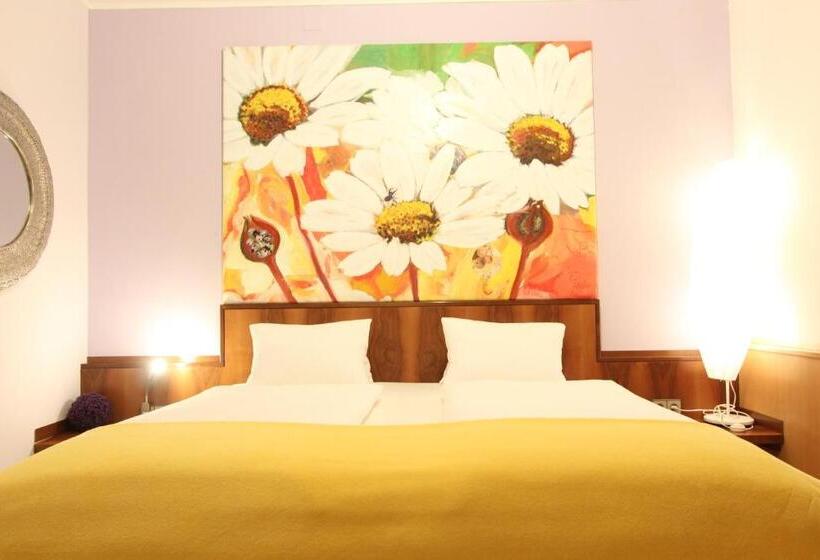 Отель Malerwinkl Restaurant + Kunst