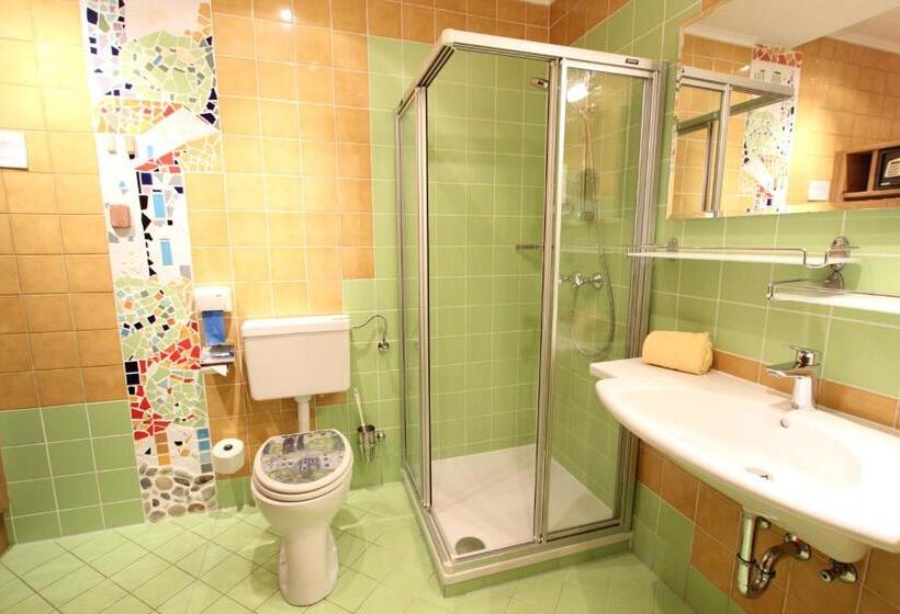 Отель Malerwinkl Restaurant + Kunst