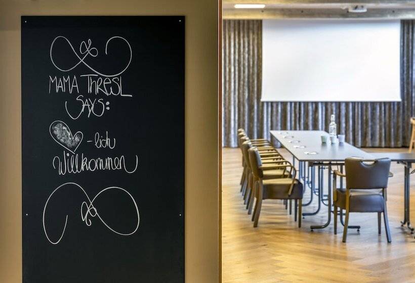 ホテル Mama Thresl