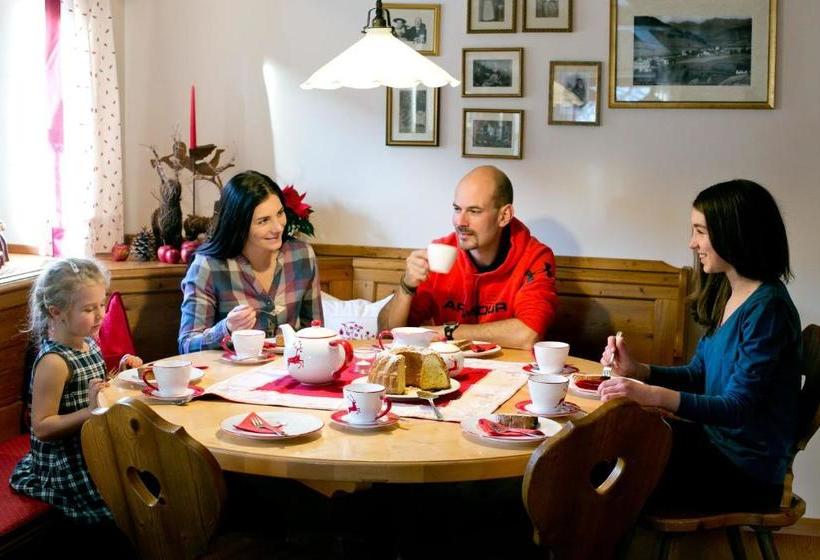 فندق Appartement Ferienhof Ortnergut