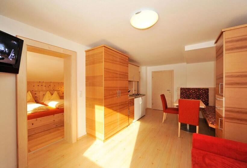 בית מלון כפרי Pension Bergkristall