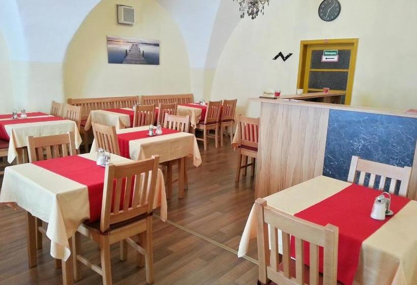 酒店 Pension Weisses Lamm