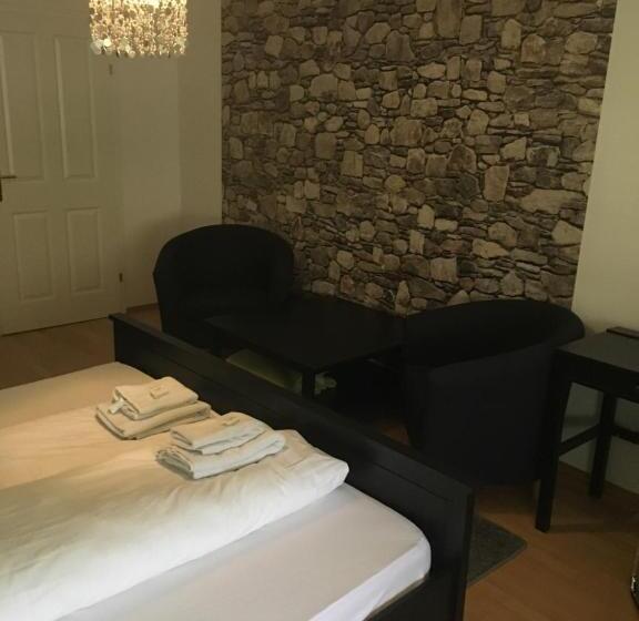 ホテル Pension Sunnseitn   Gasthof   Café   Weinkeller