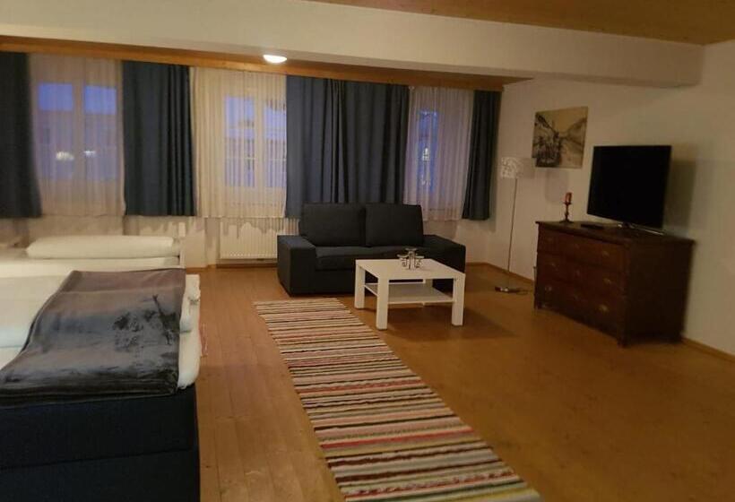 ホテル Pension Sunnseitn   Gasthof   Café   Weinkeller