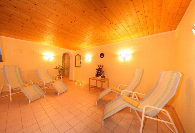 هتل Pension Tirol