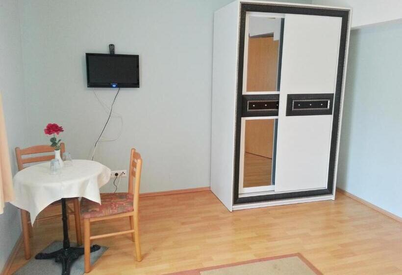 酒店 Pension Weisses Lamm