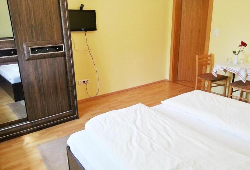 酒店 Pension Weisses Lamm