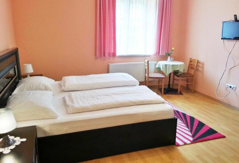 酒店 Pension Weisses Lamm