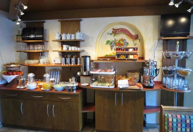 هتل Pension Und Apartments Landhaus Marie