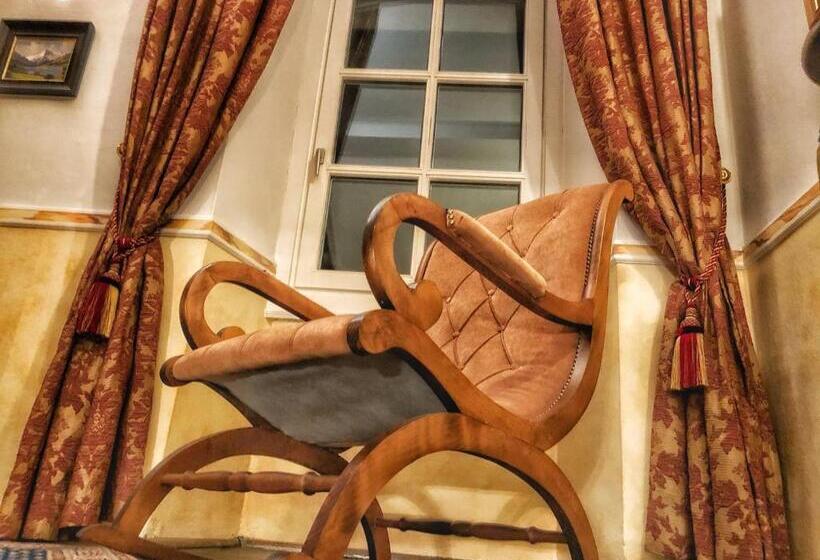 هتل Schloss Lerchenhof