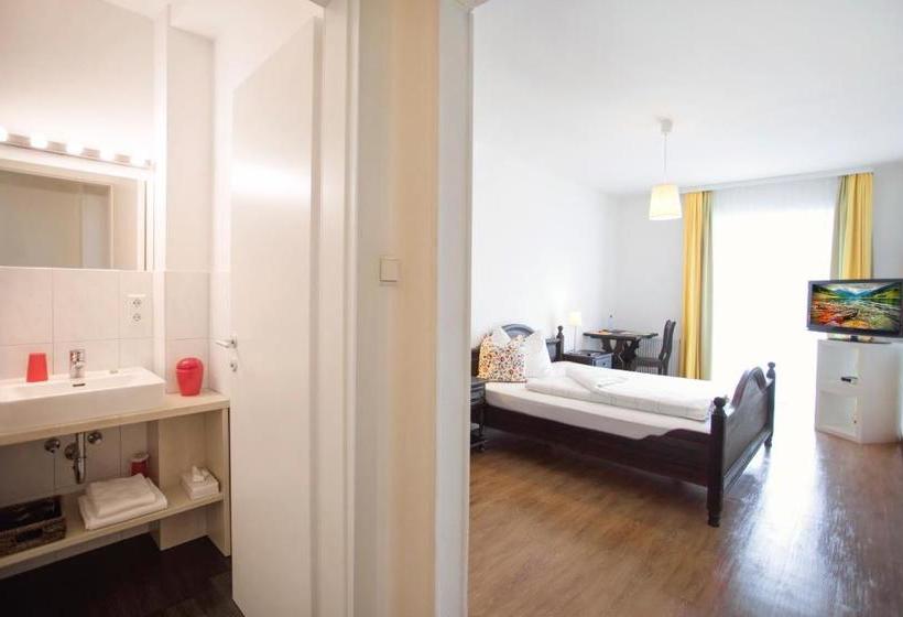 בית מלון כפרי Schnaitl Braugasthof  Garni B&b