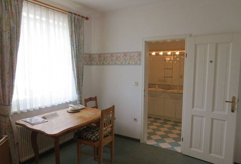 Отель Wein & Landhaus Willi Opitz