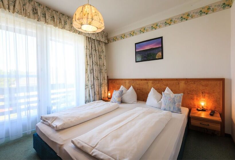 Отель Wein & Landhaus Willi Opitz