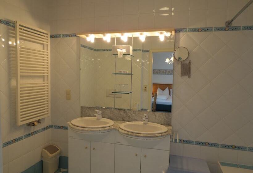 Отель Wein & Landhaus Willi Opitz