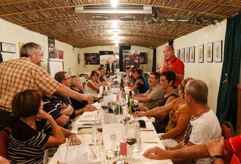 Отель Wein & Landhaus Willi Opitz