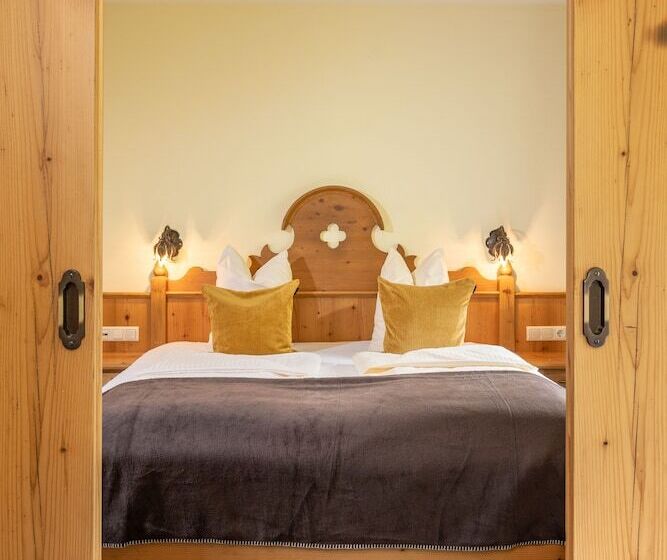 Naturhotel Huettenwirt In Middle Of Nature