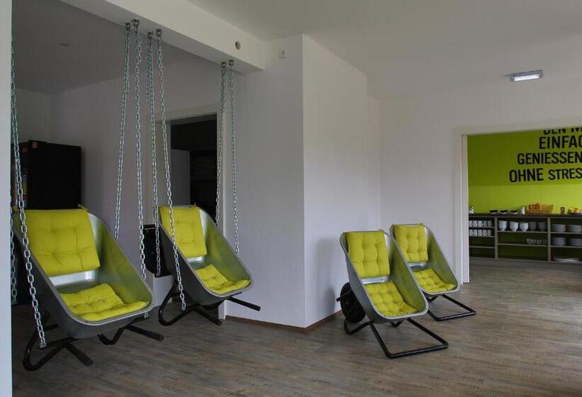 Smart Motel