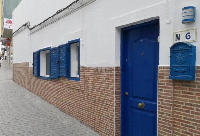 هاستل Kaktus Surf House