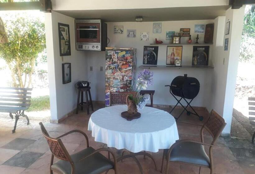 فندق صغير Sítio Vila De Santa Bárbara