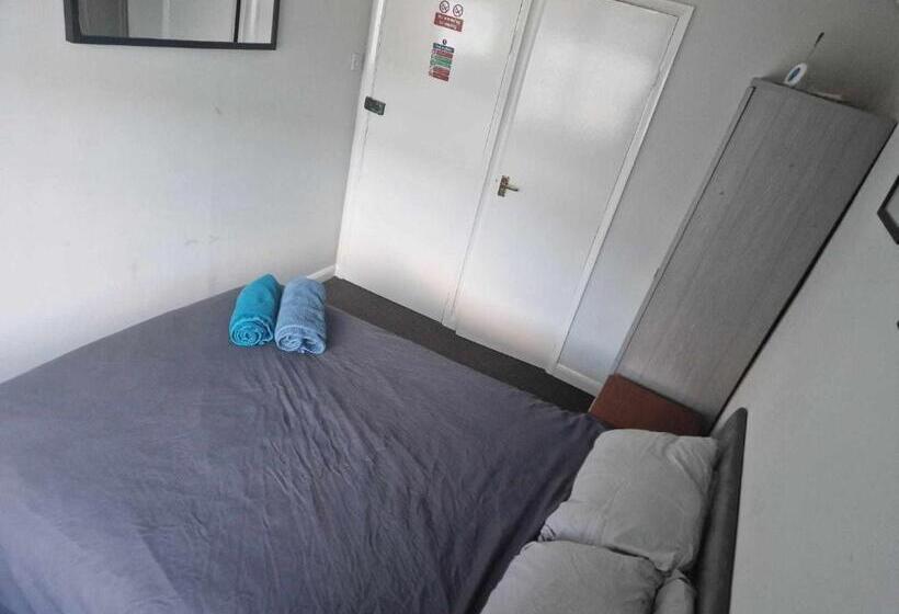 هاستل The White Lion Inn