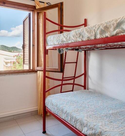 Apartments With Air Conditioning And Private Outdoor Area In The Center Of San Teodoro