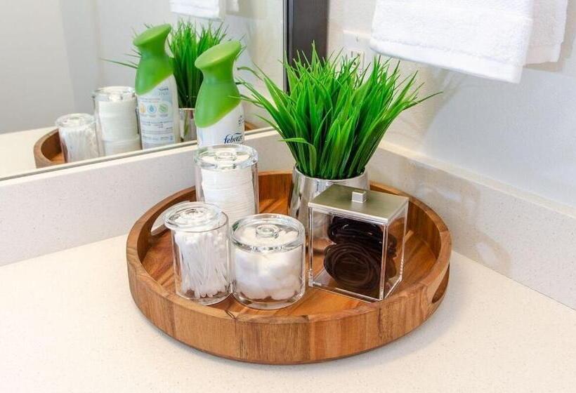 Balcony,gym,rooftop Grill,terrace, Kingbed, 4k Tv