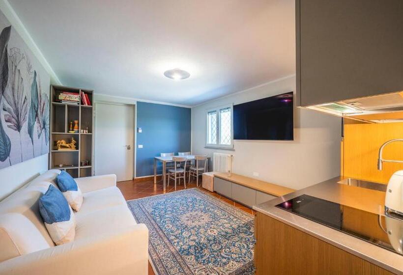 تختخواب و صبحانه Royal Suite Parma Con Piscine Calda E Fredda