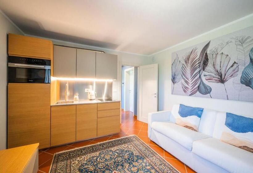 تختخواب و صبحانه Royal Suite Parma Con Piscine Calda E Fredda