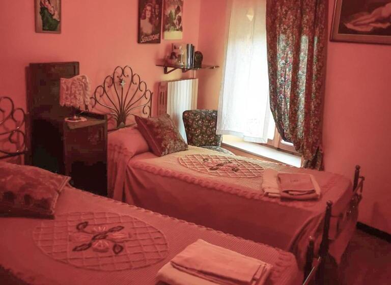 تختخواب و صبحانه Sor Mimi