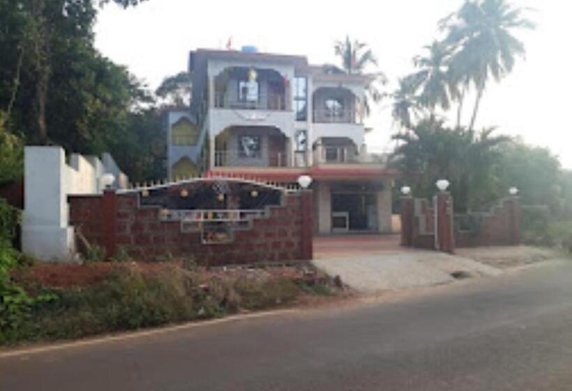 בית מלון כפרי Dhanashree Riverview  Goa