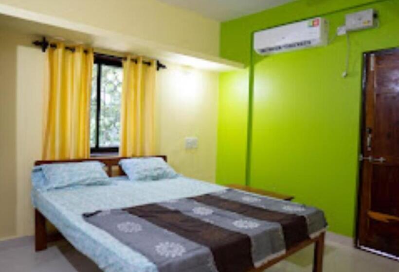בית מלון כפרי Dhanashree Riverview  Goa