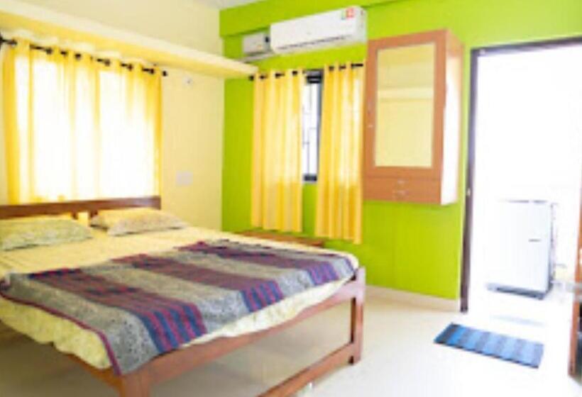 בית מלון כפרי Dhanashree Riverview  Goa