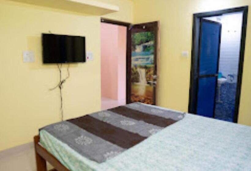 בית מלון כפרי Dhanashree Riverview  Goa