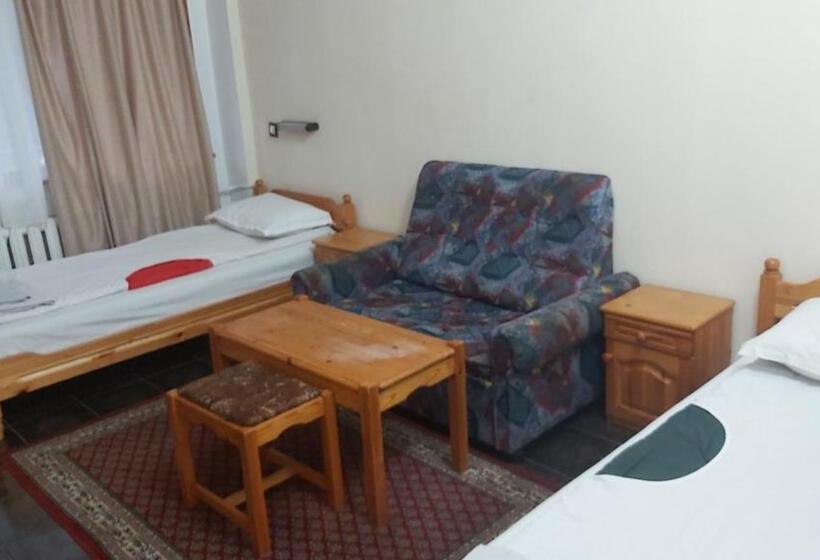 هتل почивна станция   тец бобов дол