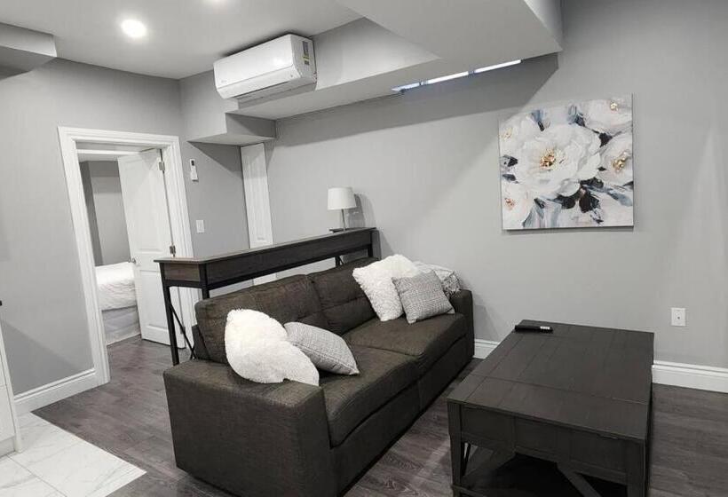 هتل 12  Exec 1bd Wifi Ac Workspace