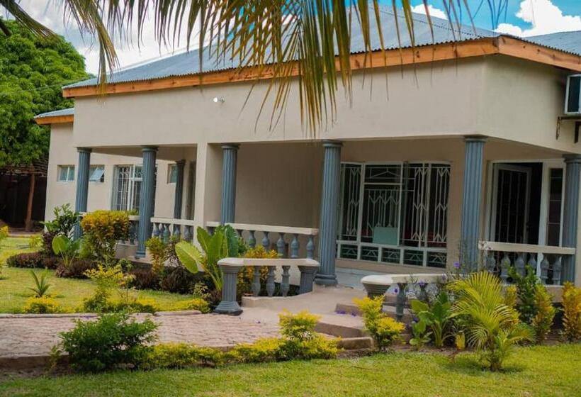 호텔 Adams Lodges Ltd