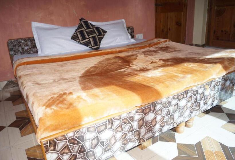 هتل Apple Garden Katagla Kasol