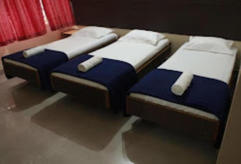 בית מלון כפרי Ashray Residency, Sangli