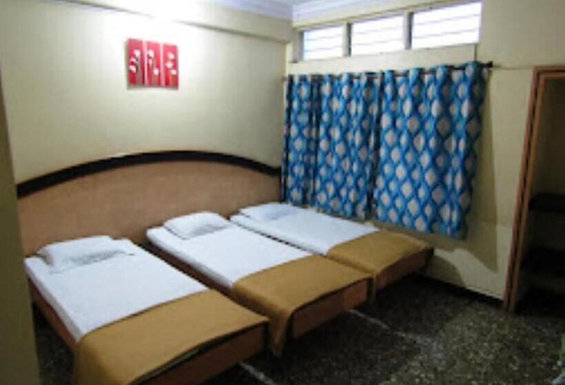 בית מלון כפרי Ashray Residency, Sangli