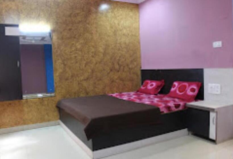 فندق Balwant Residence Washim