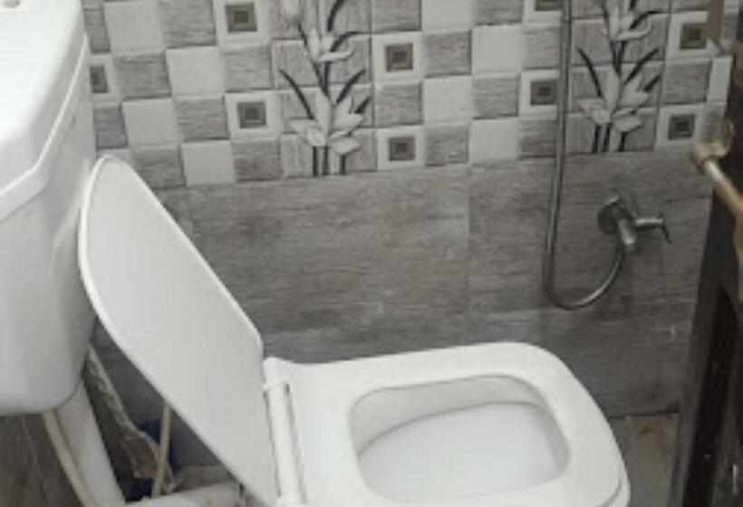 فندق Bhaktavatsal Tuljapur