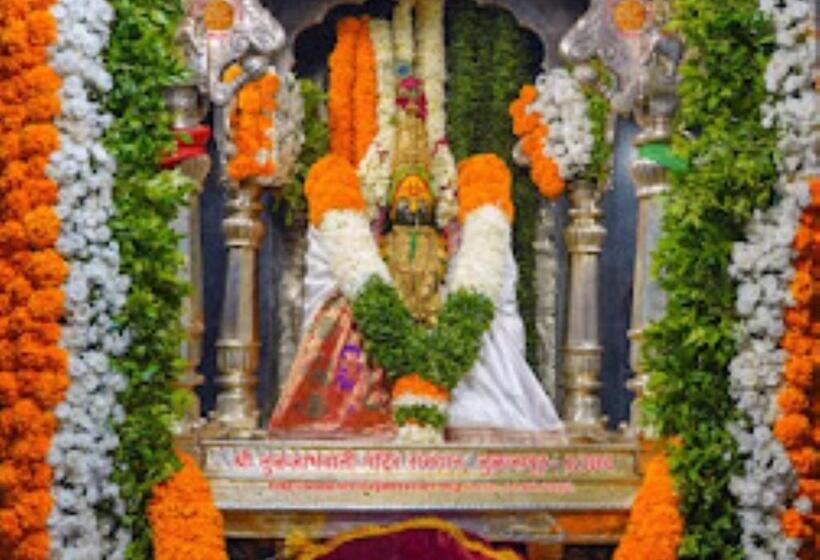 호텔 Bhaktavatsal Tuljapur