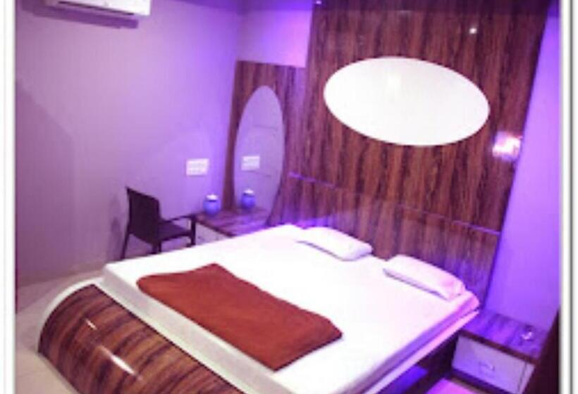 فندق Bhaktavatsal Tuljapur