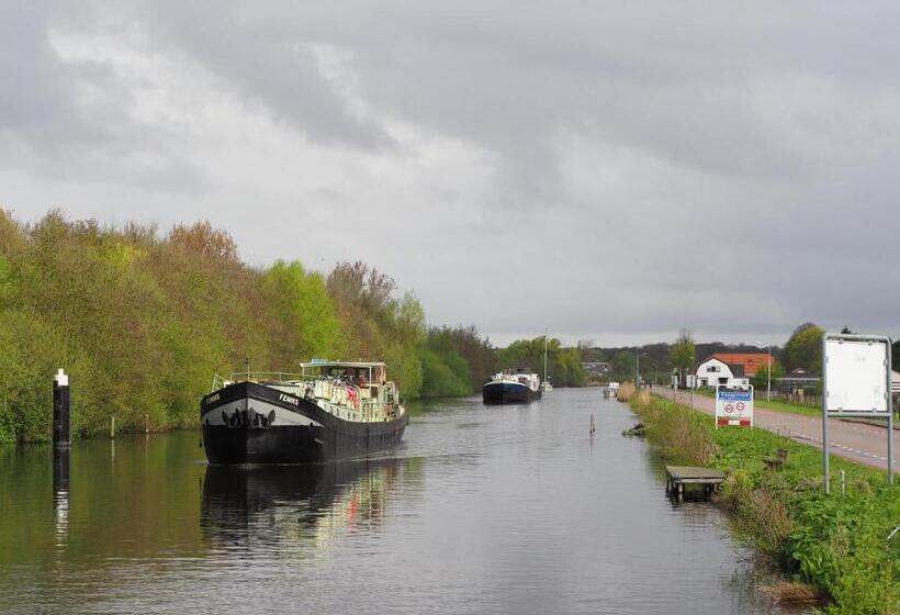 هتل Boat Sarah Groningen