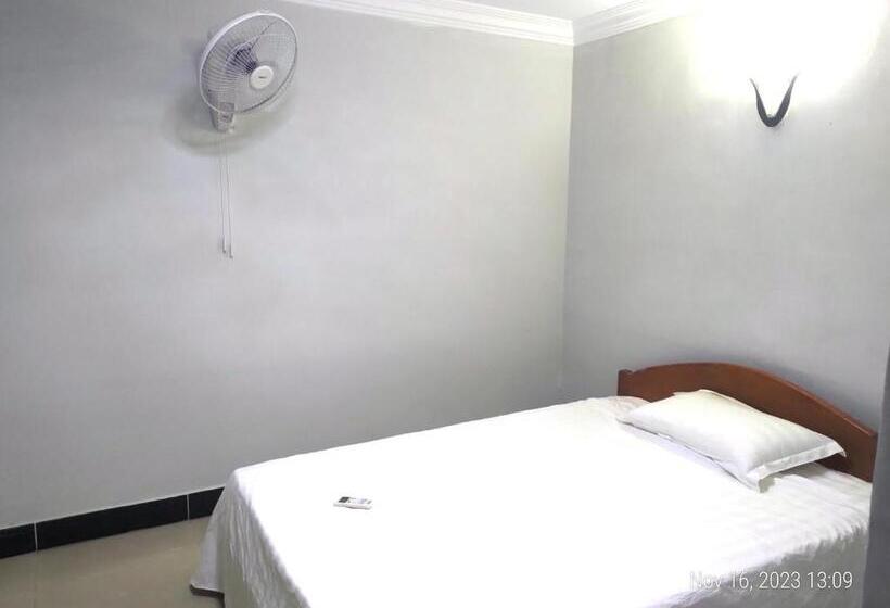 בית מלון כפרי Rhythm Bollywood Guesthouse