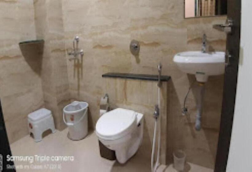 فندق Cool Palace, Nashik