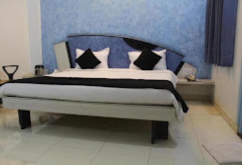 בית מלון כפרי Cool Palace, Nashik