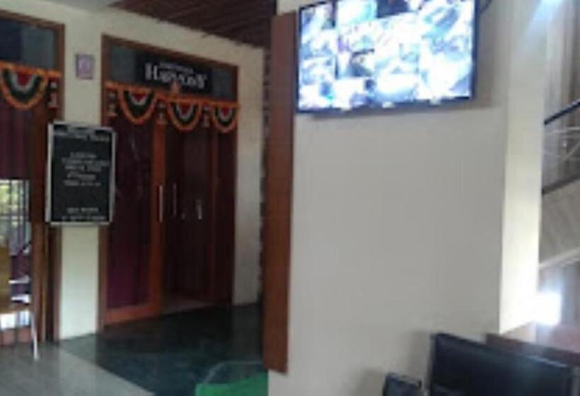 فندق Cool Palace, Nashik