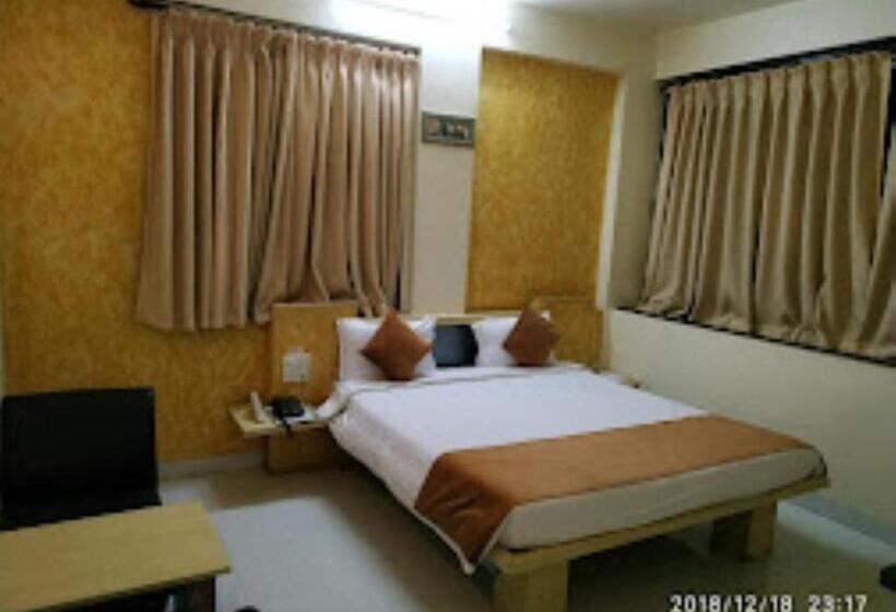 בית מלון כפרי Cool Palace, Nashik